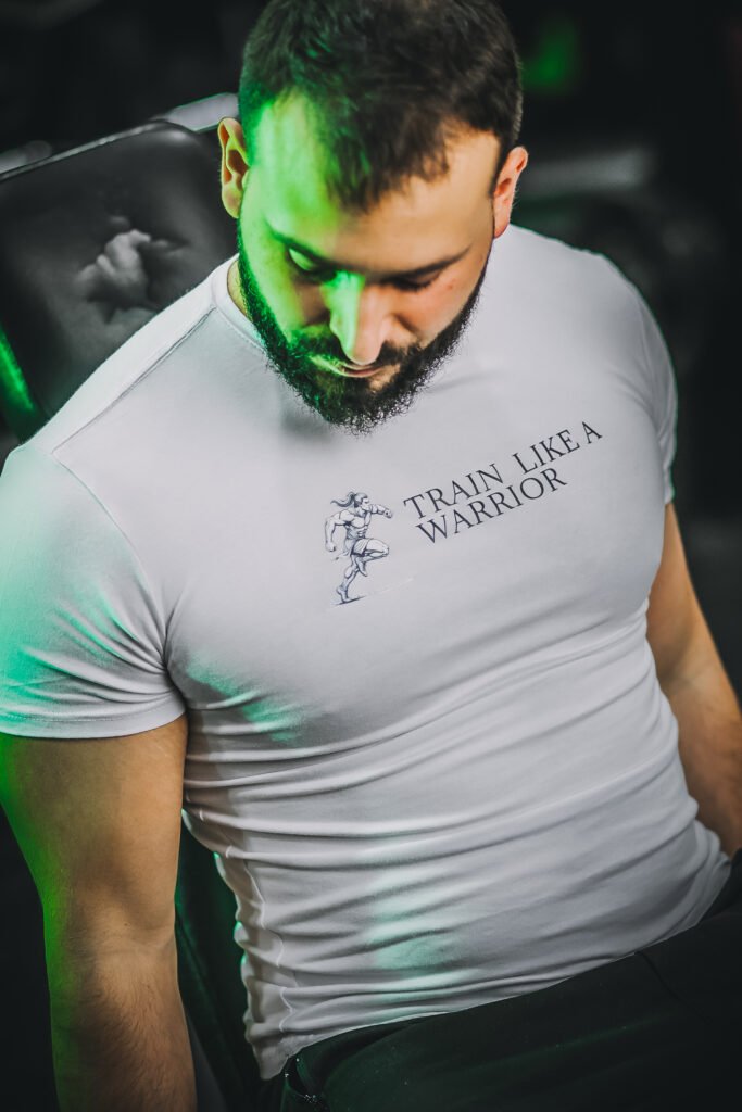 Personalni trener bela majica sa velikim printom